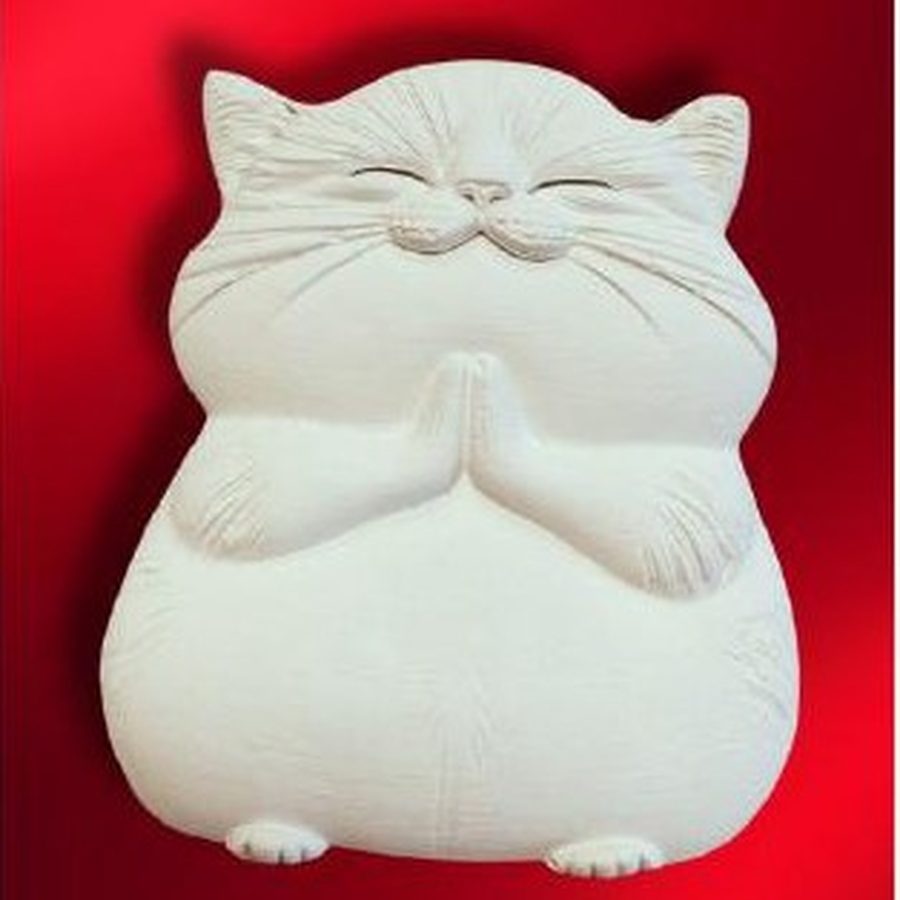 Gato Rezando — Mom&Co.