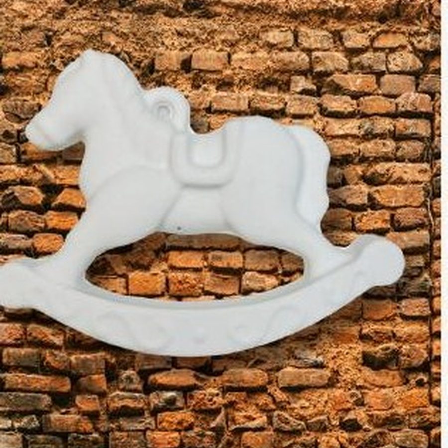 Caballito Mecedor — Mom&Co.